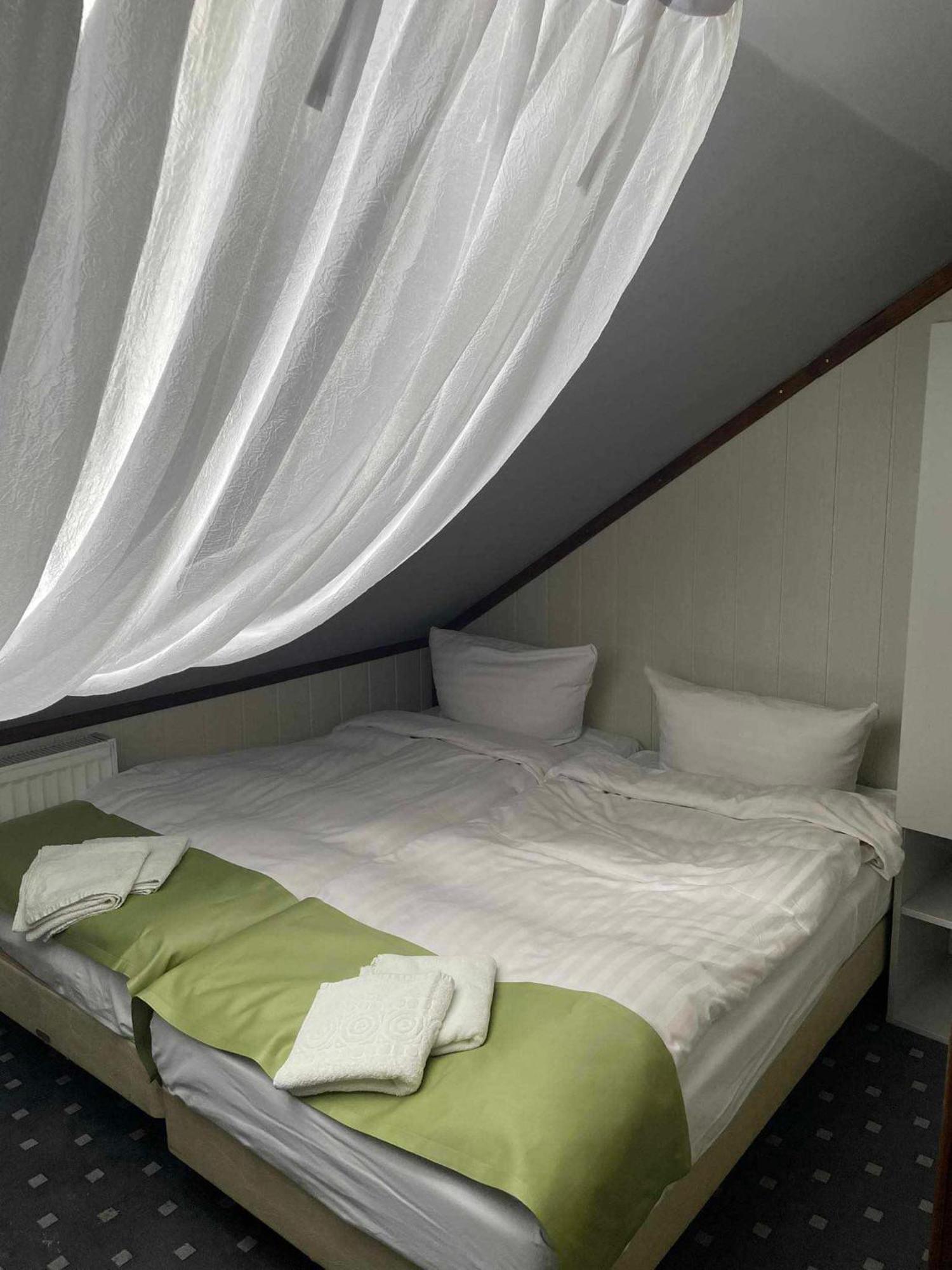 Hotel Keszyca Lesna Екстер'єр фото