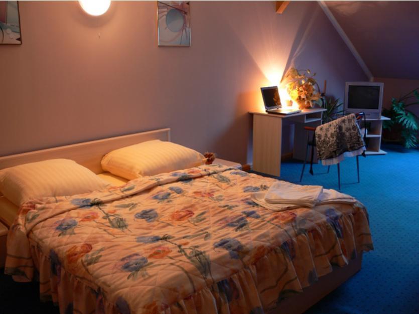 Hotel Keszyca Lesna Екстер'єр фото